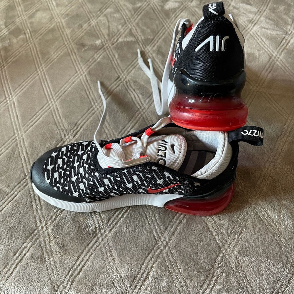 Nike Air 27C